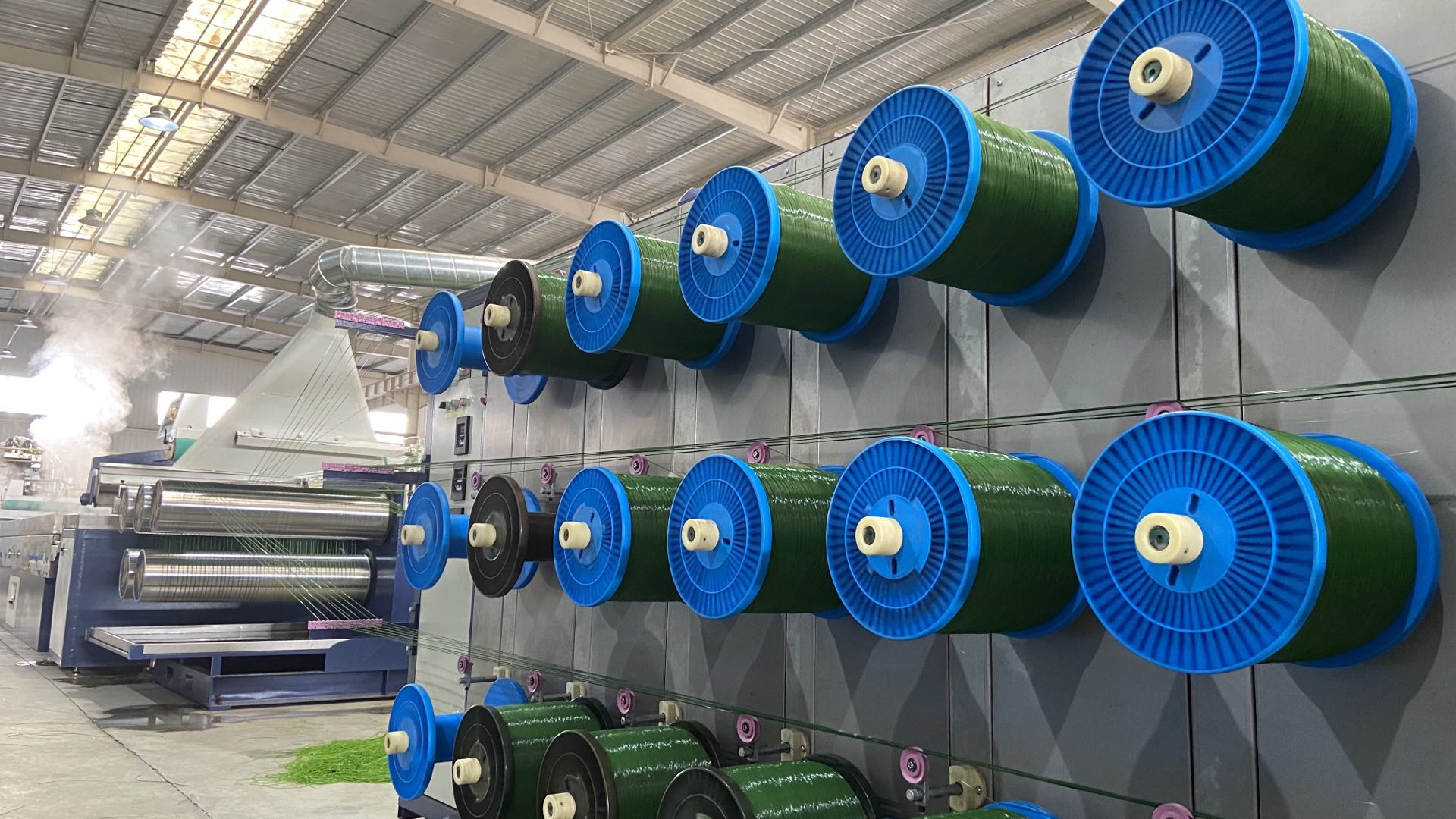 Grass yarn extrusion